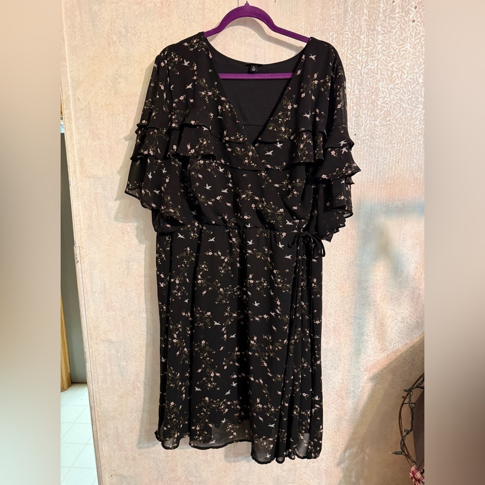 Torrid Floral Crane Bird Print Faux Wrap Flutter Sleeve Flowy Dress. Sz Torrid 4